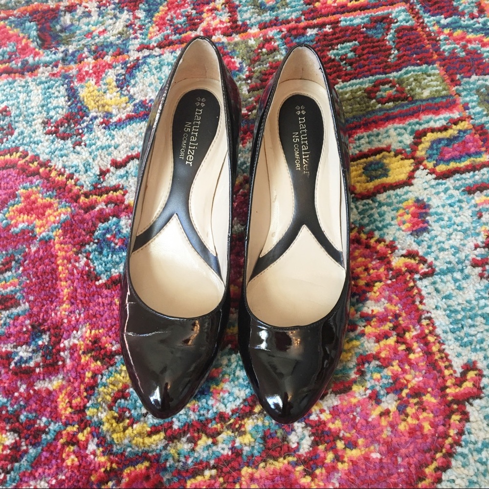 {Naturalizer} Patent Leather Black Pumps 7.5 M